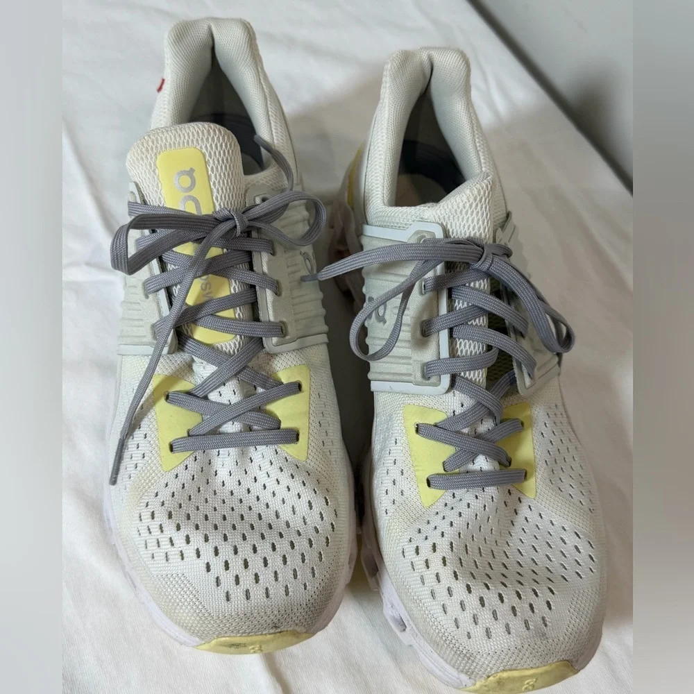On Running On Cloud Women's 10 Cloudswift Cream and Yellow Sneakers